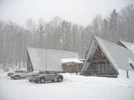 Heavy snow falling at the Birch Ridge Inn at Killington